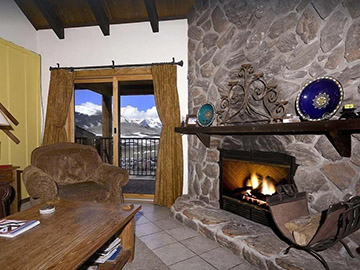 4 bdrm ski in and out crested butte