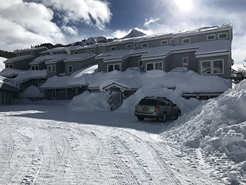 3 bdrm ski in and out condo crested butte