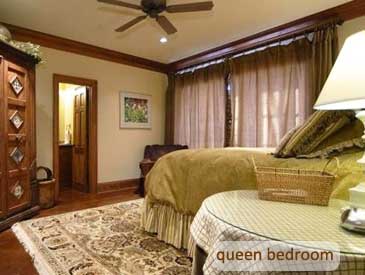 queen bedroom of bienasz home crested butte